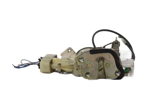 front-left-lock-toyota-yaris-_p1_-1999-2000-2001-2002-2003-2004-2005-37347578 main image