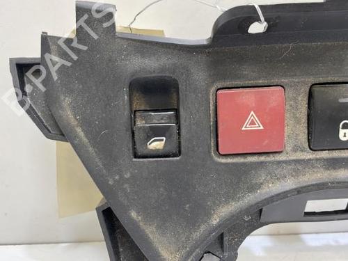 switch-peugeot-partner-mpv-5_-g_-1996-37321777 main image