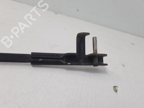 Used Front windshield wiper arm Front windshield wiper arm 37322678 37322678