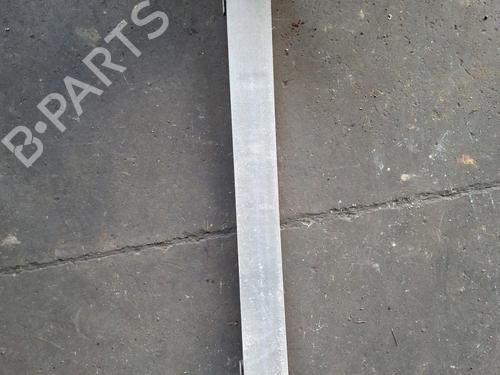 Used Front bumper reinforcement Front bumper reinforcement 37622180 37622180