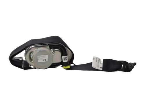 front-right-seatbelt-nissan-pulsar-hatchback-c13-2014-37349544 main image