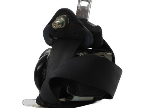 front-right-seatbelt-dacia-duster-hs_-2010-2011-2012-2013-2014-2015-2016-2017-2018-37331486 main image