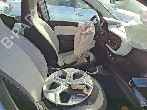Brugte RENAULT TWINGO III (BCM_, BCA_) 1.0 SCe 75 4804415