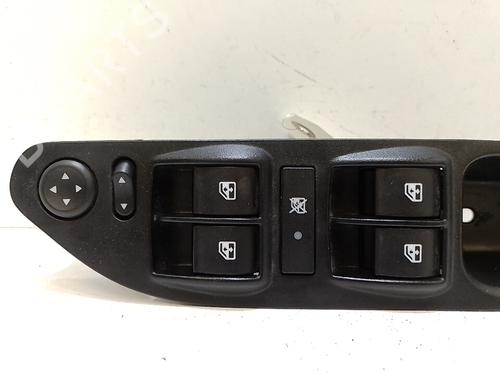 left-front-window-switch-fiat-tipo-hatchback-356_-357_-2016-37316447 main image