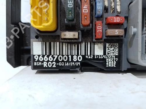 Used Fuse box Fuse box 37311467 37311467