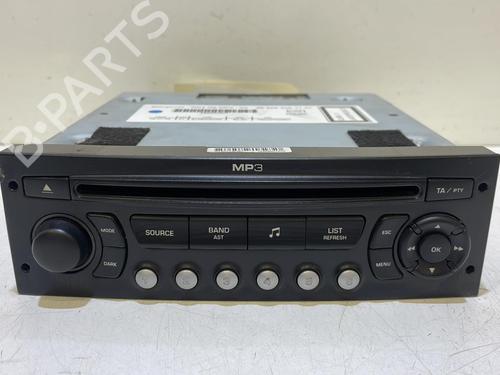 Used Radio Radio 37318899 37318899