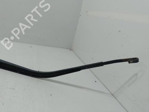 Used Front windshield wiper arm Front windshield wiper arm 37322884 37322884
