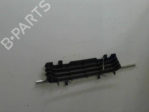 Used Grille Grille 37621744 37621744