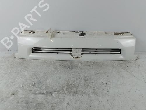 Used Grille Grille 37312657 37312657