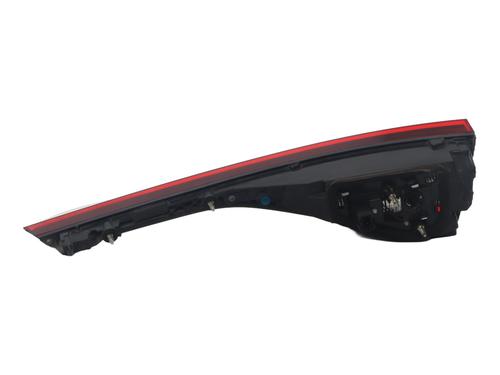 left-tailgate-light-renault-megane-iv-hatchback-b9amn_-2015-37347371 main image