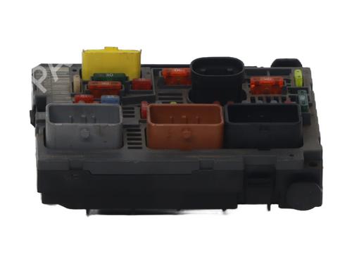 Used Fuse box Fuse box 37337507 37337507