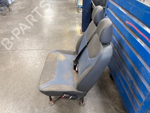 Right front seat RENAULT TRAFIC II Van (FL) 2.0 dCi 90 (FL0H, FL00, FL01, FL0M, FL0P, FL0S) | BP38596680C16 - Image 4