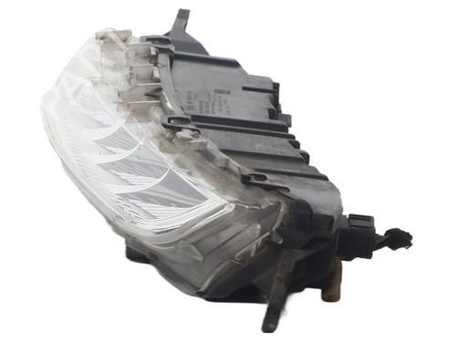 left-daytime-light-citroen-c4-picasso-ii-2013-37339385 main image