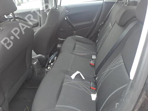 Brugte PEUGEOT 208 I (CA_, CC_)  1.2 VTI 82  4930453