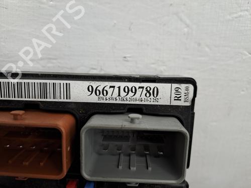 Used Fuse box Fuse box 38671190 38671190