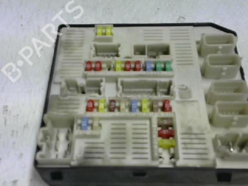 Used Fuse box Fuse box 38660561 38660561
