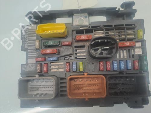 Used Fuse box Fuse box 38716620 38716620