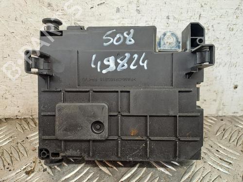 Used Fuse box Fuse box 38672565 38672565