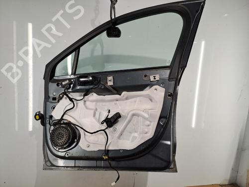 Used Right front door Right front door CITROËN C5 III (RD_) 2.0 HDi 140 (RDRHF8, RDRHFA, RDRHA8, RDRHAJ) (140 hp) 40507864 40507864