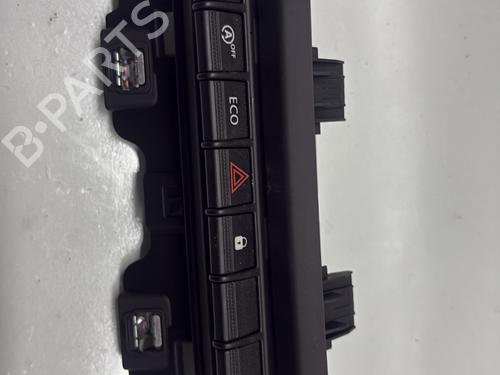 switch-nissan-primastar-van-x82-2021-38670866 main image