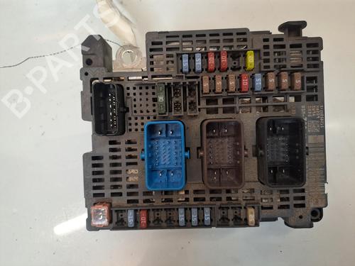 Used Fuse box Fuse box 38673252 38673252