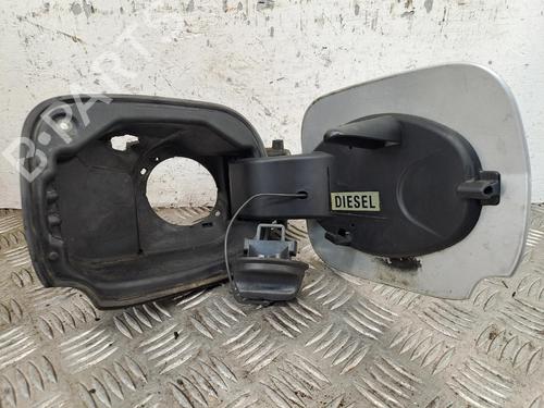 fuel-flap-renault-clio-iii-br01-cr01-2005-2006-2007-2008-2009-2010-2011-2012-2013-2014-38671250 main image