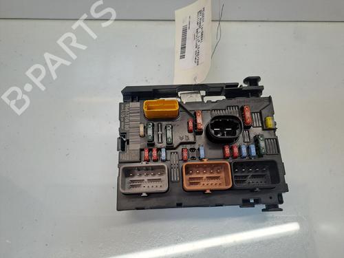 Used Fuse box Fuse box 38672940 38672940