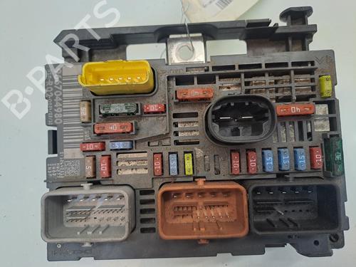 Used Fuse box Fuse box 38672795 38672795