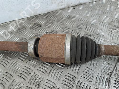 Drivaksel fortil Højre Drivaksel fortil Højre RENAULT CAPTUR II (HF_) Blue dCi 95 (HFAF) (95 hp) 39738282 39738282