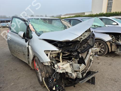 Brugte TOYOTA AURIS (_E15_) 1.6 (ZRE151_, ZRE151R) 4930001