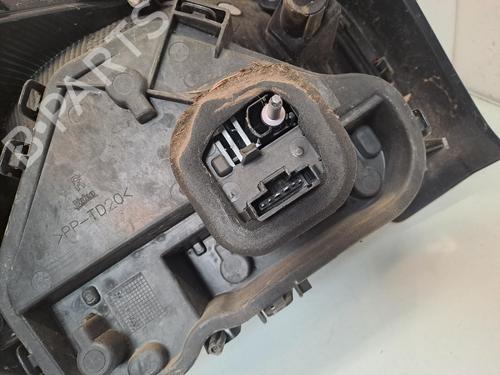 Used Right taillight Right taillight CITROËN C3 III (SX) 1.2 THP 110 (SXHNPS, SXHNZT, SXHNZ6) (110 hp) 40498779 40498779