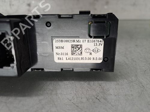 switch-renault-zoe-bfm_-2012-38664785 main image