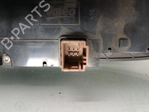 Used Climate control Climate control 38663647 38663647