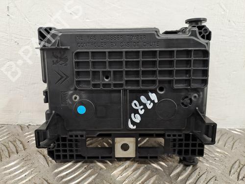 Used Fuse box Fuse box 38671192 38671192