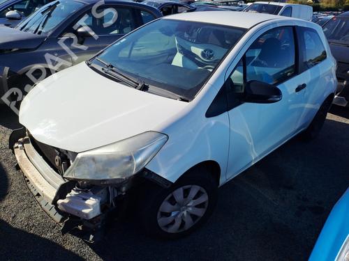Brugte TOYOTA YARIS (_P13_) 1.4 D (NLP130_, NLP130) 4930642