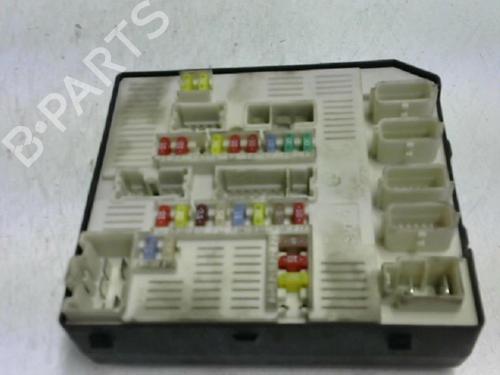 Used Fuse box Fuse box 38660558 38660558