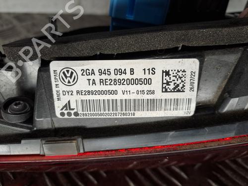 right-tailgate-light-vw-t-roc-a11-d11-2017-38670541 main image