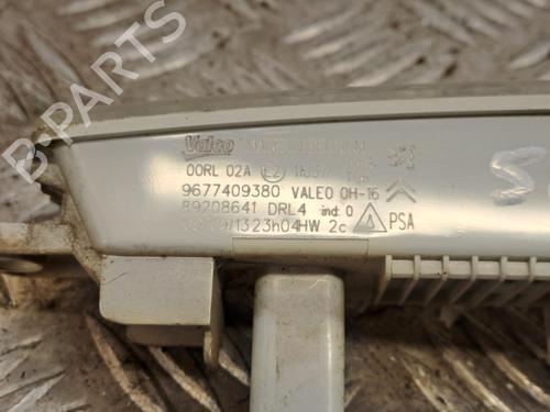 Used Right daytime light Right daytime light 38672448 38672448