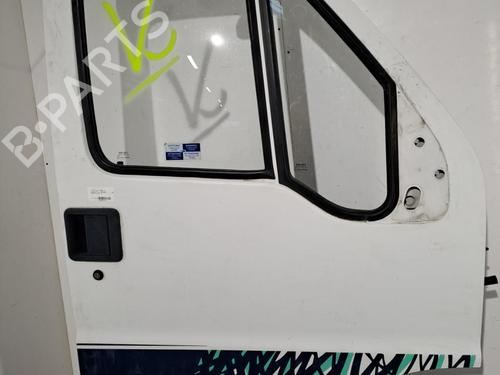 Used Right front door Right front door 38666095 38666095
