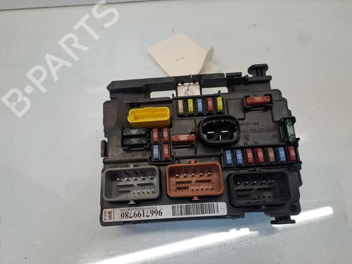 Fuse box CITROËN C3 Picasso (SH_) 1.6 HDi | BP38672754E1 - Image 2