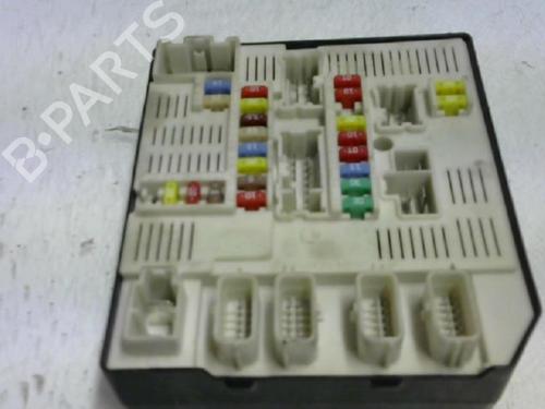 Used Fuse box Fuse box 38660559 38660559