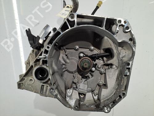 Used Gearbox Gearbox DACIA SANDERO II TCe 90 (B8M1, B8MA, B8AC) (90 hp) 40437140 40437140