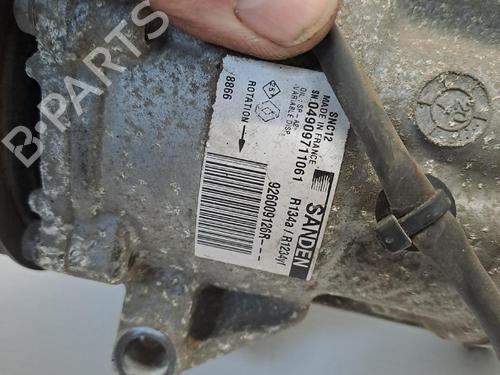 Used AC compressor AC compressor RENAULT CAPTUR II (HF_) Blue dCi 95 (HFAF) (95 hp) 39950763 39950763
