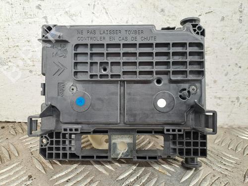 Used Fuse box Fuse box 38672383 38672383