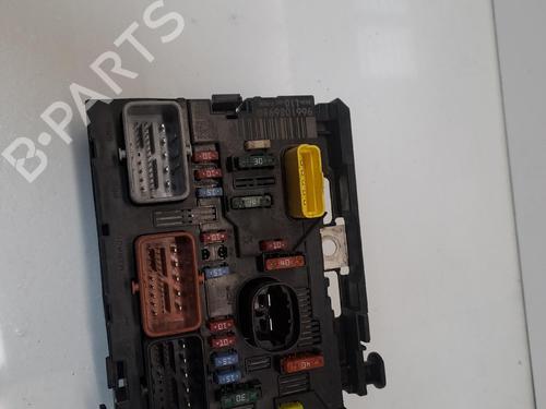 Used Fuse box Fuse box 38716634 38716634