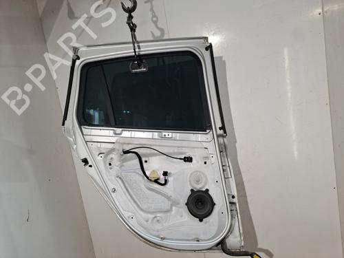 Used Left rear door Left rear door 38668952 38668952