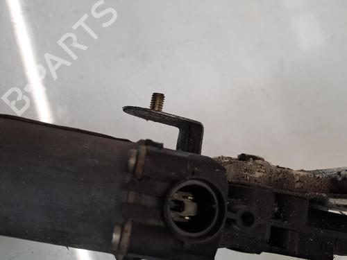 Elevador vidro trás esquerdo Elevador vidro trás esquerdo RENAULT LAGUNA II (BG0/1_) 1.9 dCi (BG1A, BG1W, BG0G) (110 hp) 39710556 39710556