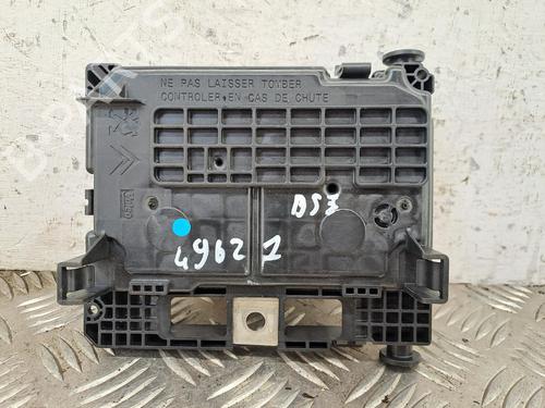 Used Fuse box Fuse box 38672649 38672649