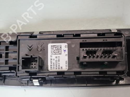 Used Left front window switch Left front window switch PEUGEOT 208 II (UB_, UP_, UW_, UJ_) 1.2 Hybrid 100 (101 hp) 39985769 39985769