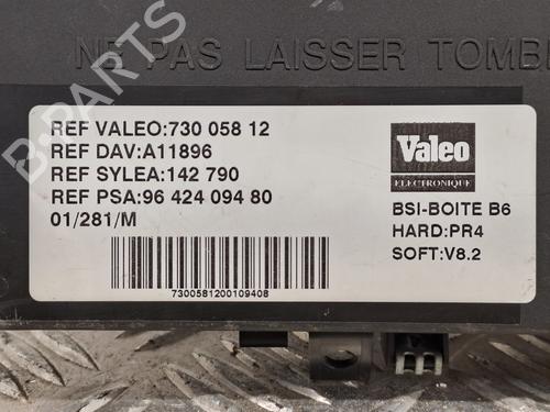 Used Fuse box Fuse box 38671935 38671935